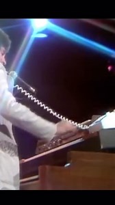 Sugarloaf “Don’t Call Us, We’ll Call You” 1975 live Have a great Night! This is a hit song by the American rock band Sugarloaf. Co-written by lead vocalist Jerry Corbetta, the song was featured as the title track of the band’s fourth and final album. It was their fourth single and was recorded at Applewood Studios in Golden, Colorado. Performing on the track, along with Jerry Corbetta, were session players Paul Humphries (drums), Max Bennett (bass), Ray Payne (guitar), and a group called the “Fl