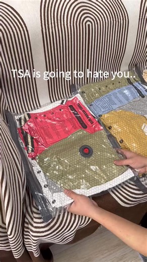 Game-Changer Alert! ✈️ This rechargeable compression pump bags shrink your clothes in SECONDS—get 80% more luggage/closet space! 🧳✨ Perfect for travel, moving & storage. #SpaceSaver #TravelHack #OrganizedLife #MustHaveGadget #PackingPro | Rufenpurify