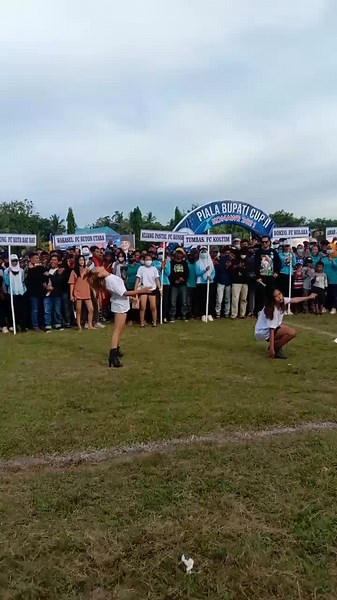 Exciting Dance Performance at PILA BUPATI CUP KONAWAI 2021