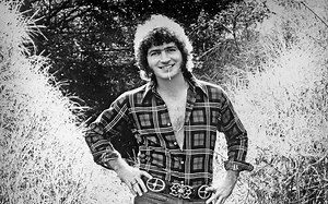 Remembering Lubbock-Born Country Musician Mac Davis