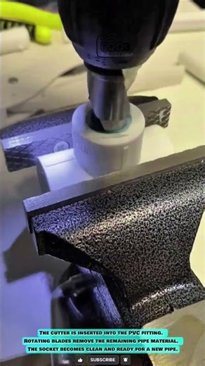 Reinigungswerkzeug für PVC-Rohrmuffen: Bohrmaschinenbetriebenes System zum Entfernen alter Fittings