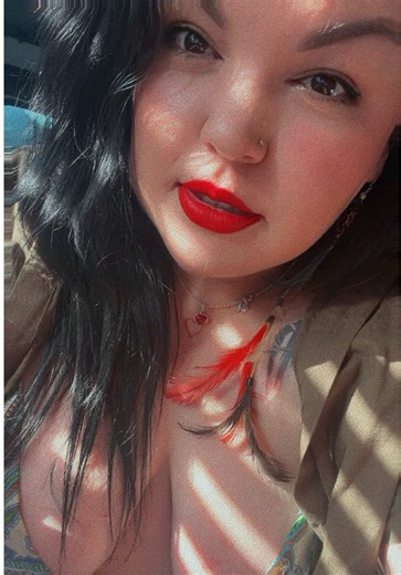 Celebrating Curvy Colombian Culture