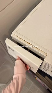409K views · 8.7K reactions | when was the last time you cleaned your washing machine?! 﫣﫧 this is your sign to do it, your clothes will smell so much better afterwards 奈 @cleanwithpinkstuff @sinicleaning brand ambassador #cleantok #washingmachine #deepclean #cleaningmotivaton #cleaningtips #cleanwithme #instaclean #cleaninginspo #cleaningroutine | cleaningwithida | Facebook