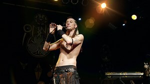 Listen to Omnia - Fee Ra Huri / Zikuvikuzi