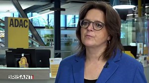 132K views · 747 reactions | Einsteigen, losfahren und dabei bleibt der Autoschlüssel einfach in der Hosentasche. Ein sogenanntes Keyless-Go-System im Auto ist eine praktische Sache, aber auch ein leichtes Hindernis für Diebe.  | Brisant | Facebook