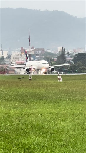 Que Despegue te Gusta Más ✈️🇨🇴#pilotos #spotters #aviacion #aeropuerto