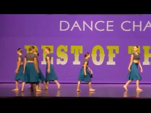 FUNNY DANCE COMPETITION BLOOPERS/FAILS! (Bad Walk Offs :P)