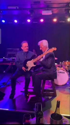 Kevin Dean, Bruce Welch & Stratocaster