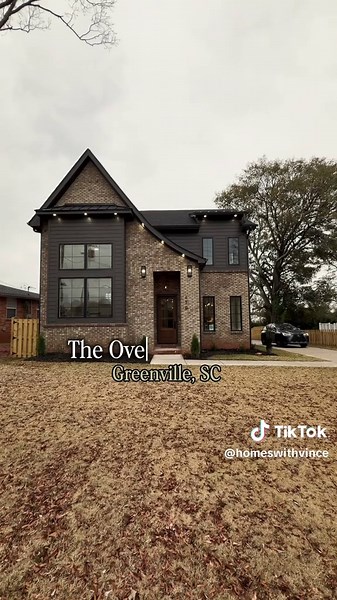 Builders—let’s do more of this! This 3/2.5 is just over 2,200 sf and listed under 700k. Close to the Swamp Rabbit Trail and 5 minutes to Downtown Greenville. Tons of luxury features…and YES, a garage for the the people coming at me in the comments 😉 Comment HOME and I’ll send you the details! Listing presented by Mark Martin, Bliefield Realty Group #greenville #greenvillesc #gvl #yeahthatgreenville #greenvillerealtor