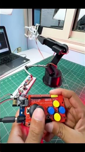 Brazo robótico con arduino #robotica #robotarm #tecnologia #electronica #diy #maker #shorts