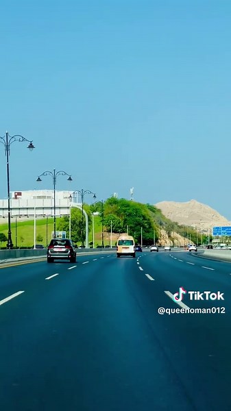 Konsi Jaga Hai 🇴🇲#queenoman012 #oman🇴🇲 #muscat_oman🇴🇲 #foruyou #almouj #tranding #mutrah #muscat_oman ##mallofoman🇴🇲 #viral_video