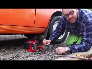 Födelsedagspresenter från Britta! Vi tittar ihop.￼