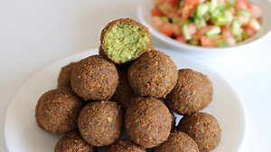 That perfect falafel crunch... how to fry it without it falling apart