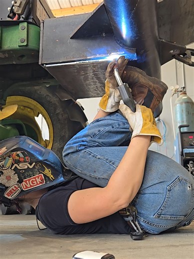 sometimes you just have to improvise. #welder #fabrication #femalewelder #bluecollar #johndeere