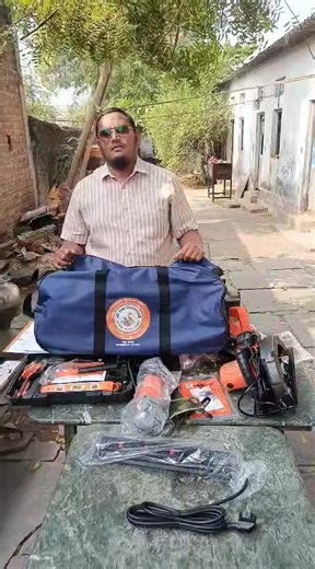 State labour card Benefits:- 1) daughters marriage=Rs 30,000. 2) daughters 1st delivery=Rs30,000 3,daughter 2nd delivery Rs=30,000. 4) on field death or accident Rs=6lakh. 5) Natural death Rs=2lakh. 6) Accident caused major issues handicapped Rs=2.5 lakh. 7) Minor accident recovery takes upto 2 or 3 months or hospitalized Rs=1.3 lakh Documents required to apply:- 1) Adhaar card of holder. 2) complete adhaar card of family members like wife sons daughters etc. 3) ration card. 4) holder bank accou