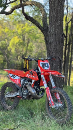 KTM 250 SX Gets Dirty