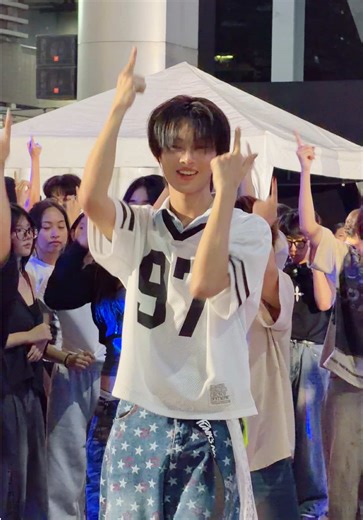 Otto น่ารักมาก กับการเต้น Antifragile แบบสุ่ม