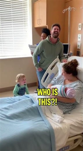 “2.5-Year-Old Sees Newborn for First Time… ‘WHO IS THIS?!’ 😂🤣” #FirstReaction #ToddlerLife #NewBaby