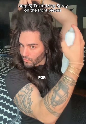 5-minute hair refresh ✨ @mattloveshair hack to revive second-day styles using Paul Mitchell Style Extend Dry Shampoo, Dry Conditioner and Texturizing Spray. No wash day, no problem 😉 #PaulMitchell