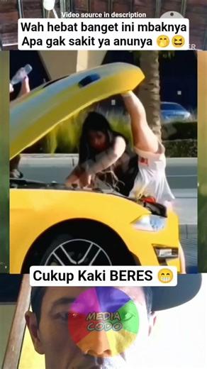 Gaya cewek benerin mobil bikin ngakak 😆 video lucu #ngakak #mekanikcewek #videolucu #funny #Shorts