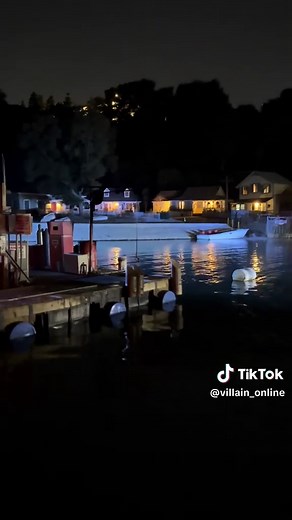 Jaws The Shark experience at Night at Universal Studios Hollywood Studio Tour it’s so good. Poor George can’t catch a Break! #jaws #universalstudioshollywood #unistudios #shark #universalstudios