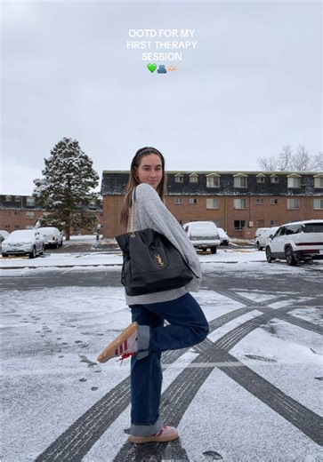 Prioritizing Mental Health: My First Therapy Session OOTD
