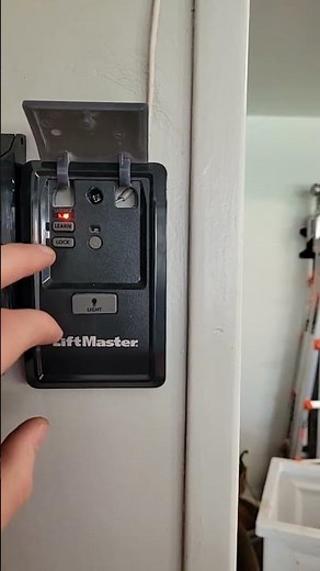 How to Stop a Flashing LiftMaster Control Panel