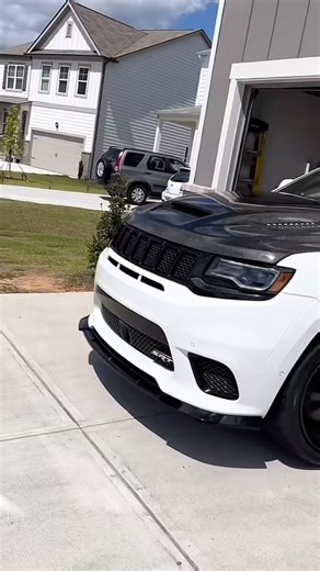 Trackhawk Makes Insane Modded Sounds!| Loudest Jeep You’ve Ever Heard!”🔥🔥🔥#trackhawk #srt #mopar
