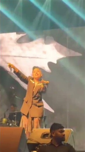 Tulsi Kumar Live Concert in Miranda House||Full Crowd Energy🎶🎶#tulsikumar#mirandahouse #collegelife