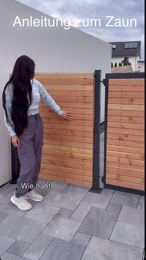 Holztüren am Doppelstabmattenzaun selbst bauen
