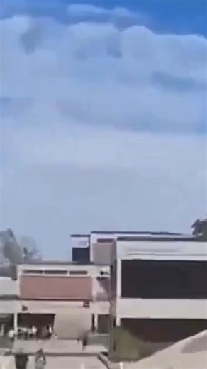 🚨WHO IS ON THE ROOF? Videos showing what appears to be an individual running/ducking on the roof of a building moments after Charlie Kirk was shot. Authorities said Charlie was shot from around 200 yards.There are no suspects in custody at this time. | David 'Nino' Rodriguez