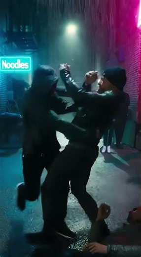 Street Fighter Saves the Crowd | Ultra Real Fight Scene