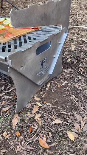 We’ve been testing out this 24x18 collapsible camp pit, should have a few available on the site next week. @four41south #americanmade🇺🇸 #americanmade #bushcraft #camping #firepit | No7 Knife Co