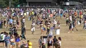 10K views · 13 reactions | The second weekend of the Austin City Limits Music Festival is underway. Following concerns about a lack of masking during the first weekend, Austin Public Health promised to work with organizers to make changes. Those include more signs and announcements in lines for people to mask up. INFO: https://cbsaustin.com/news/coronavirus/its-very-likely-austin-travis-co-will-drop-to-stage-3-next-week-aph-says | CBS Austin | Facebook