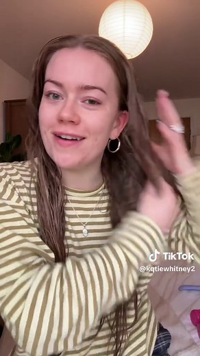 How to Tell If You Have Curly Hair — Quick Test & Signs