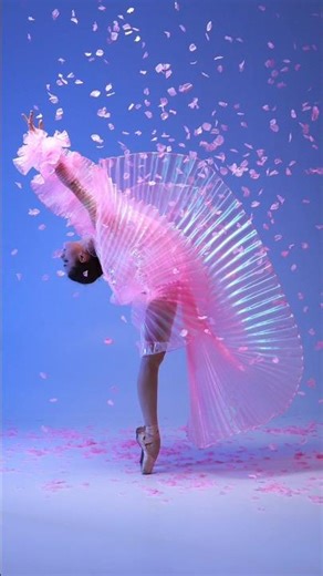 🇺🇦 Model poses for photoshoot📸 Ballet. Model Evgenia