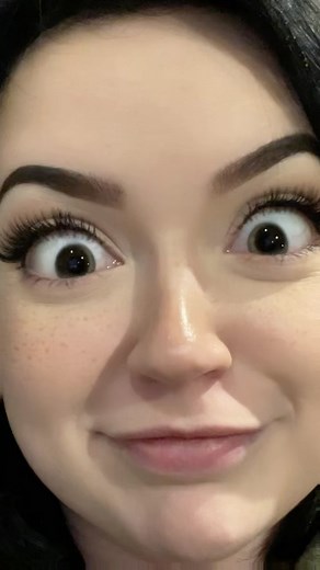 Crystal Greeff-Katsini | Time for an eyes open nap 😀 • • • #ladywiththebendyface #sunbeams☀️ #tiktok #tiktoksouthafrica #keepsmiling | Instagram