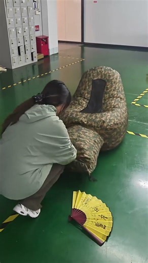 Automatic inflatable bed, automatically inflates and deflates, the smart voice model frees 977