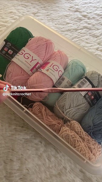 Cosa ne dite? 😍 #videotutorial completo disponibile sul canale #youtube #diy #creative #handmade #creativi #uncinetto #crochet #crochettiktok #crochetersoftiktok #crochetideas #