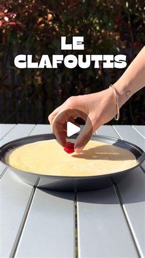 Damien Pichon on Instagram: "😋Le clafoutis😋 . Un dessert simple et délicieux 🤤 déclinable selon les saisons 🌸 Source d’inspiration ➡️@christophe_michalak 👑 . Voulez-vous la recette sur Instagram ⁉️❤️ . #clafoutis #receitas #recette #recettefacile #recipe #pastry #pastrychef #fruits"