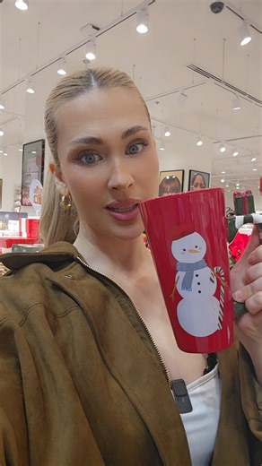 🐾 Lizy P on Instagram: "Compras de Navidad ✨ en el próximo vídeo os enseño lo que compramos #Vlog #christmas #regalo #decor"