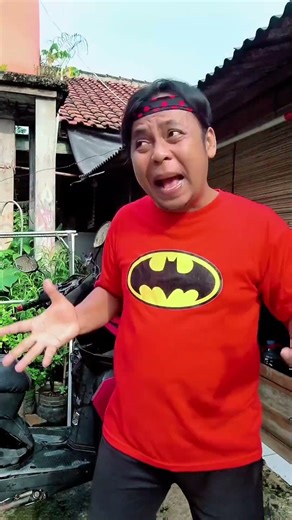 MOBIL PEMADAM KEBAKARAN NYANGKUT DI TIANG LISTRIK #shorts