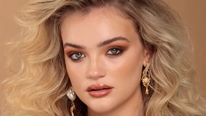 How to Retouch Frizzy Hair Using Photoshop