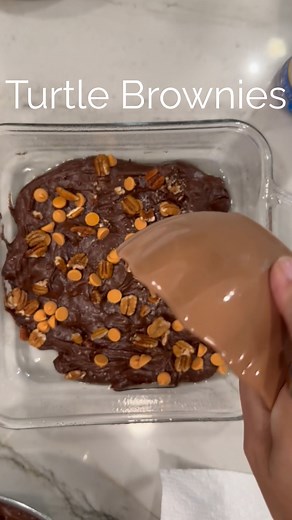 When it’s too hot to ship chocolate pecan turtles, we improvise. Box brownie mix, a sprinkle of sea salt, toasted pecans, and caramel chips = ooey-gooey turtle vibes without the melted mess. Summer problem solved, sweet tooth approved. #brownies #boxmixhacks #pecanrecipes #caramelbrownies #easybaking #dessertideas #chocolatebrownies #summerdesserts #homemadegoodness #easyrecipes #southernrecipes #bakinglove #pecans #turtleflavor | York Pecan | Facebook