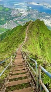 Hiking the Stairway to Heaven (Haiku Stairs) in Oahu, Hawaii @world.from.my.eyes