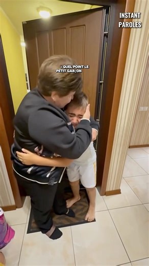 Ce petit garçon reçoit une surprise inattendue le jour de son anniversaire