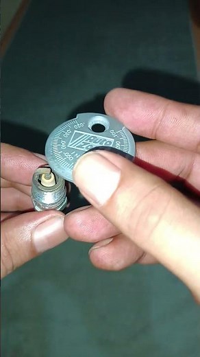 Cómo CALIBRAR las BUJIAS de mi AUTO #automobile #mecanica #tallermecanico #tutoriales #sparkplug