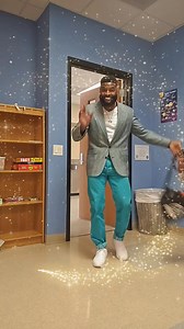 Since yall lied on my name and said I was a Stipper here's some of the moves I would've did if I was 🤣🤣 yes laaaawd! All week ima have fun with these #christmas mash up songs ya heard me! Real Hollywood Facts >>> when your soul is Hurting try singing & dancing I promise u it will make u feel better. When u feel Overwhelmed try singing & dancing it will help you 4get for a while trust me And when u face a few struggles do a lil singing & dancing it will inspire you to keep going trust me. Life 