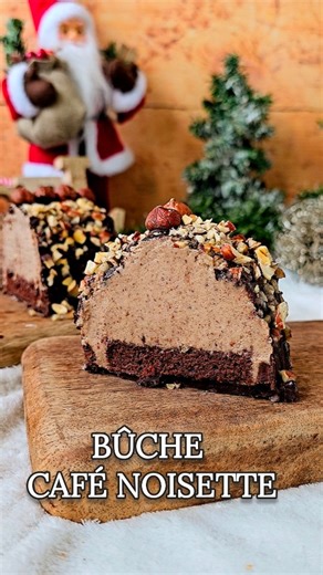 Loria on Instagram: "Bûche café-noisette ☕️ Pour commander sur @greenweez vous avez mon code GREENLORIA10 qui vous offre 10€ dès 69€ d'achat (hors rayon frais et marketplace) et c'est sans abonnement 😊 Pour le biscuit mœlleux café-chocolat : - 100gr de compote - 100gr de farine T65 - 25gr de cacao en poudre - 35ml de lait végétal - 1 expresso (40ml environ) - 50gr d'huile neutre - 1/2 sachet de poudre à lever On mélange le lait de soja avec l'expresso, le sucre la compote et l'huile puis on ajo