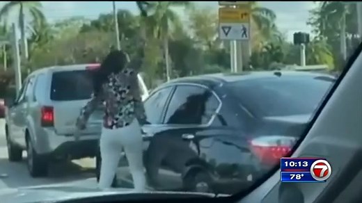 Video shows woman hitting car with shoe heel in rush hour traffic in SW Miami-Dade - WSVN 7News | Miami News, Weather, Sports | Fort Lauderdale